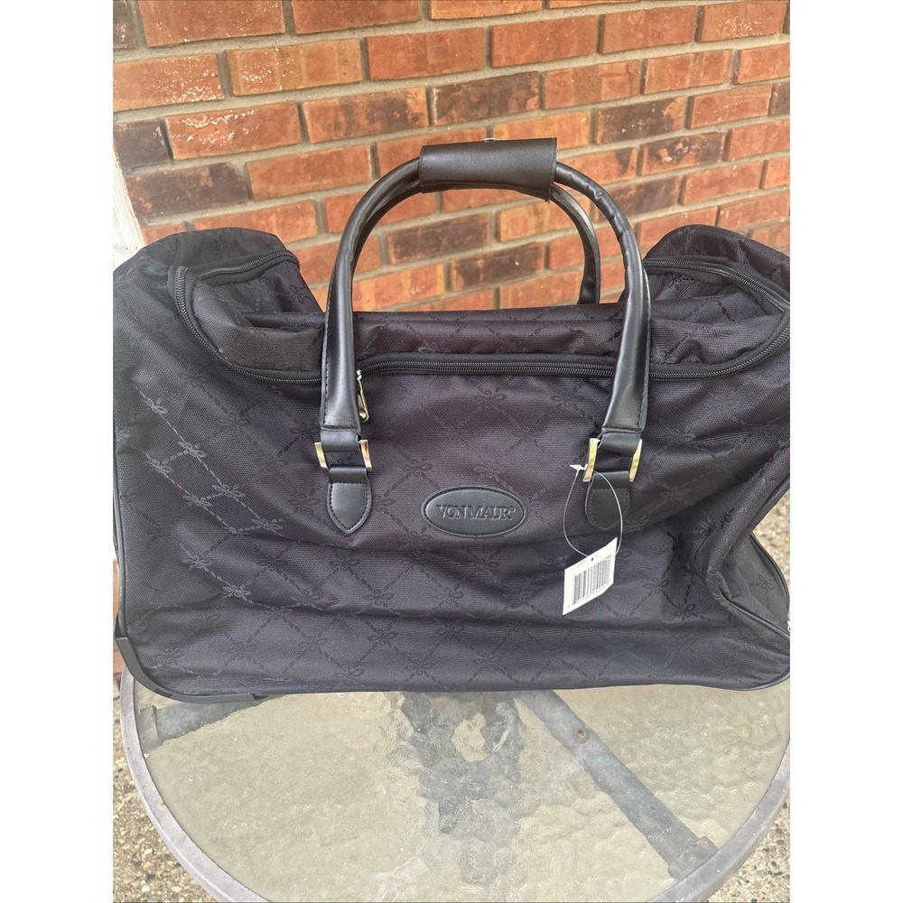 Von Maur Rolling Luggage‎ Carry-On Classic Logo Travel Overnight Bag Black 20"